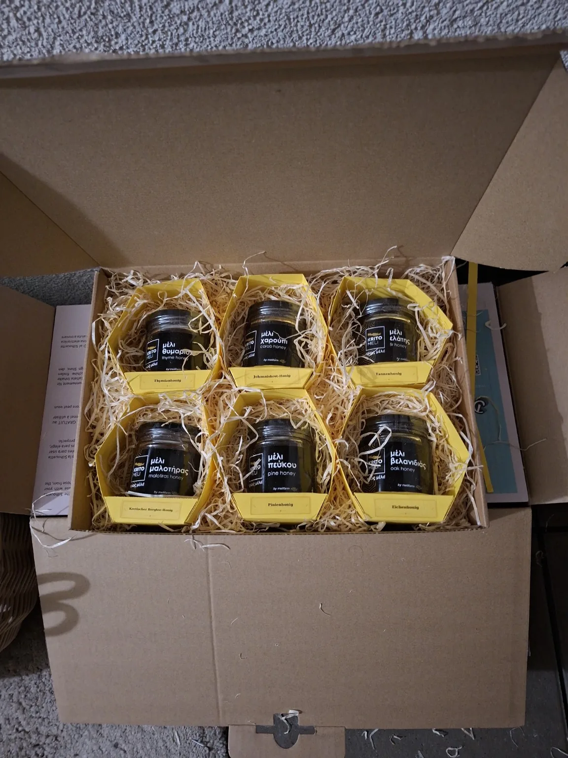 Die sechs Sorten in ihrer Verpackung, Aufnahme 8303
